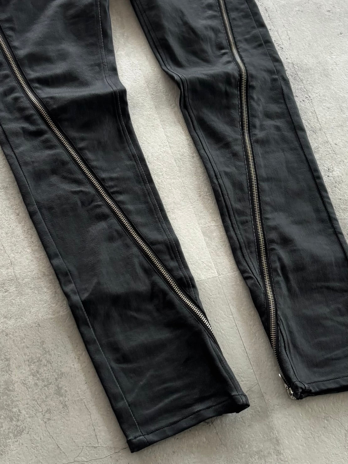 NOID Gimmick Zip Leather Pants