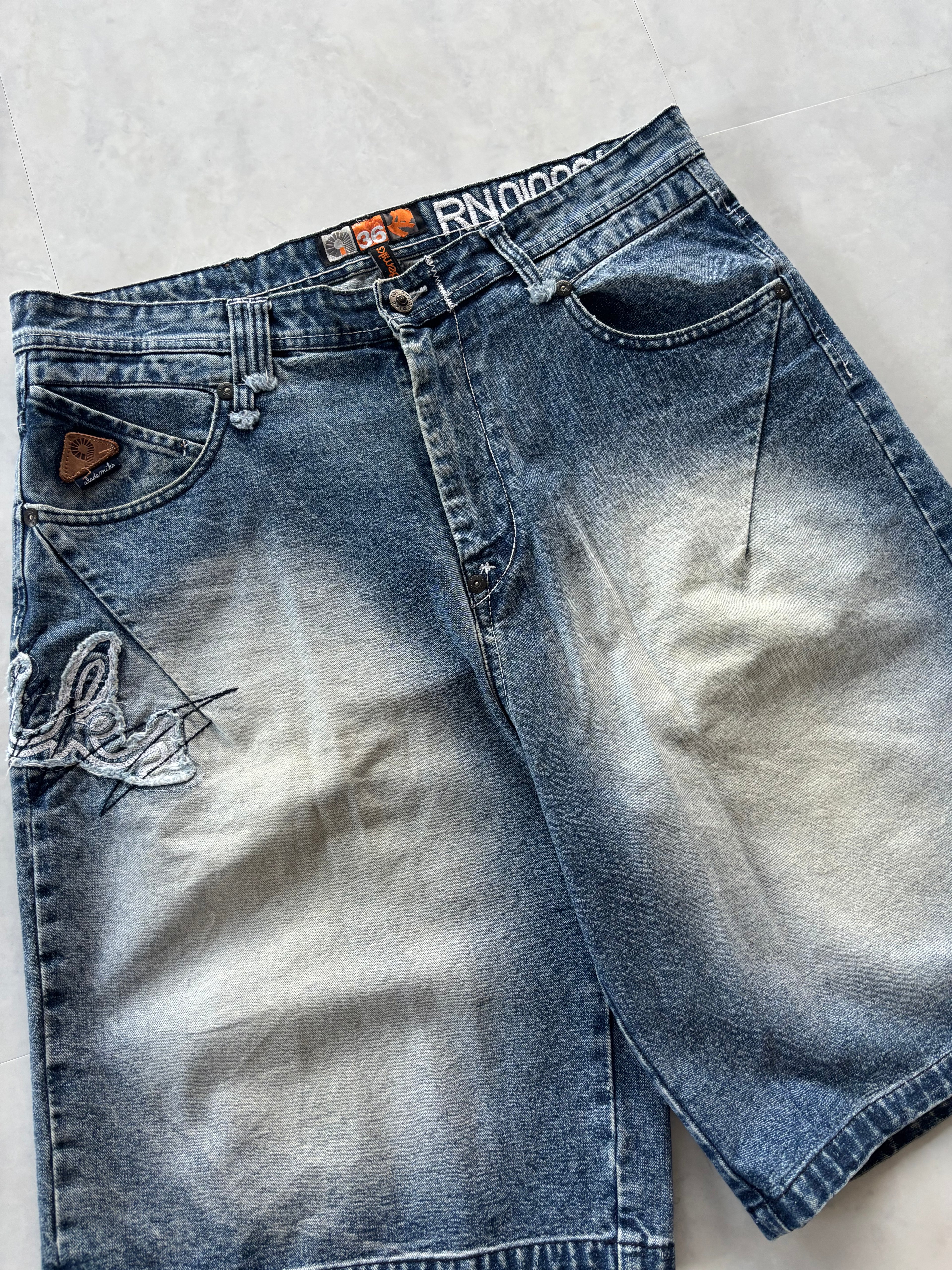 AKADEMIKS embroidery buggy denim shorts