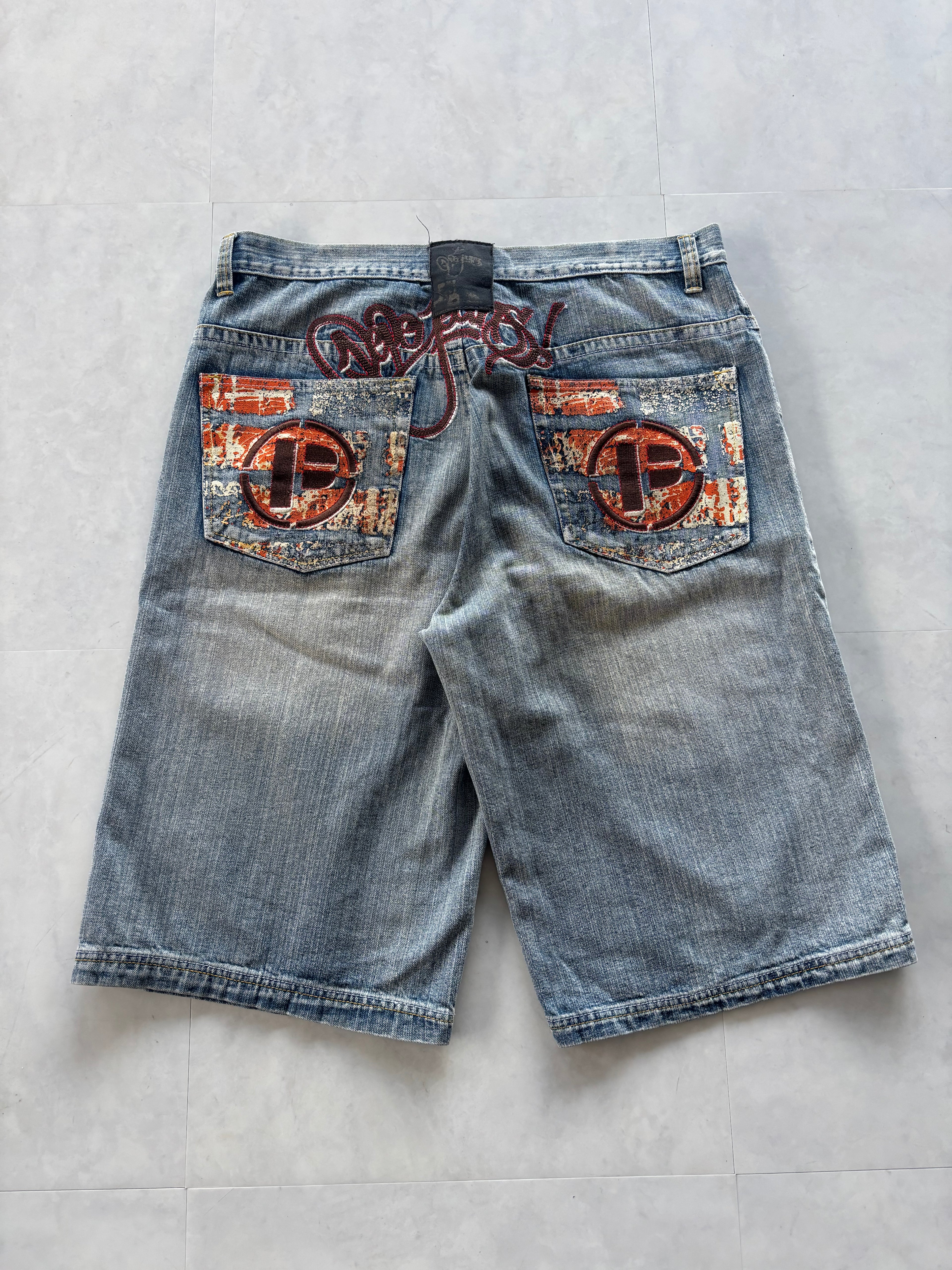 AKADEMIKS Back Logo Embroidery Denim Shorts