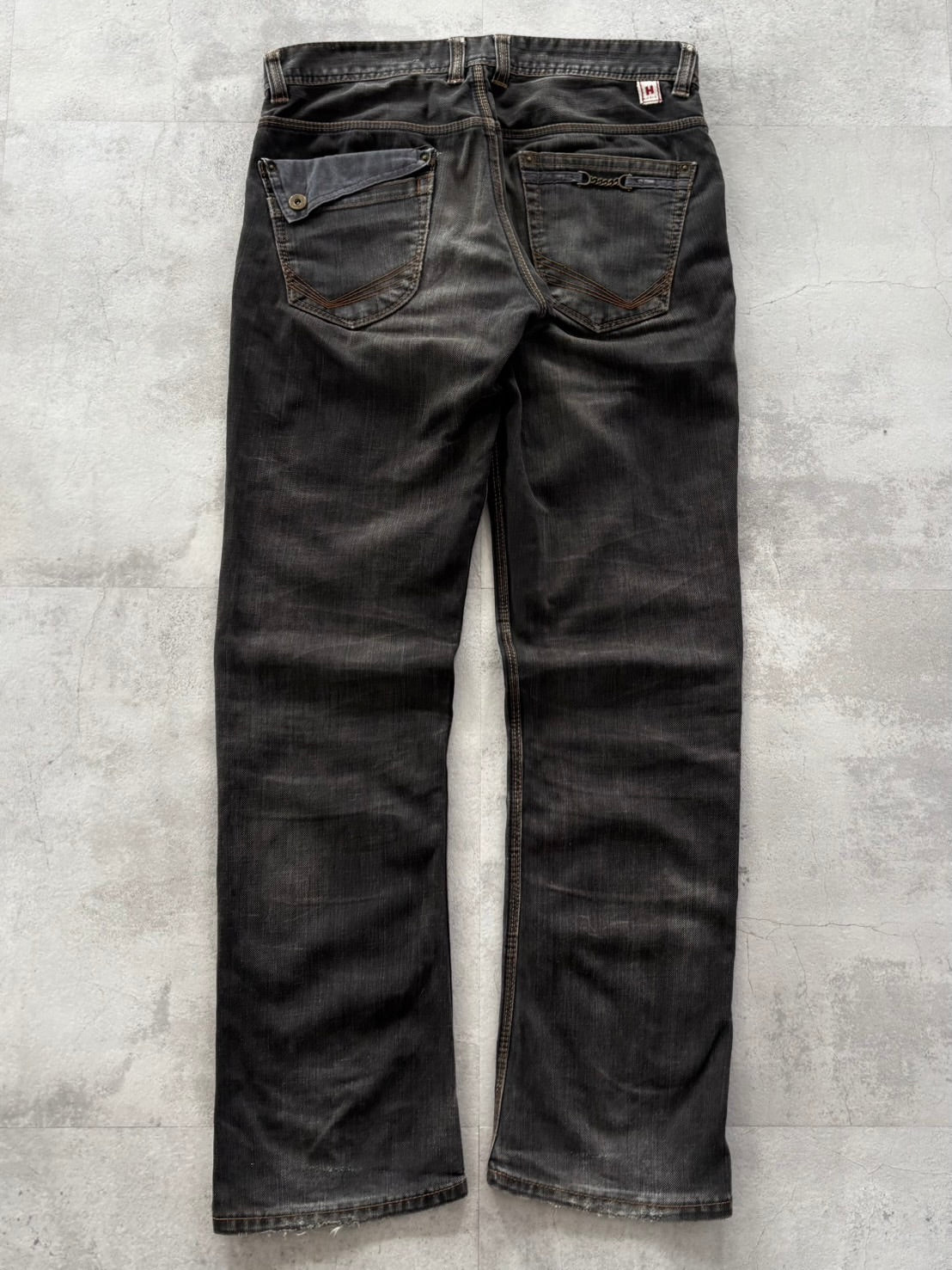 HIDEAWAYS DUST FADED ZIP DENIM