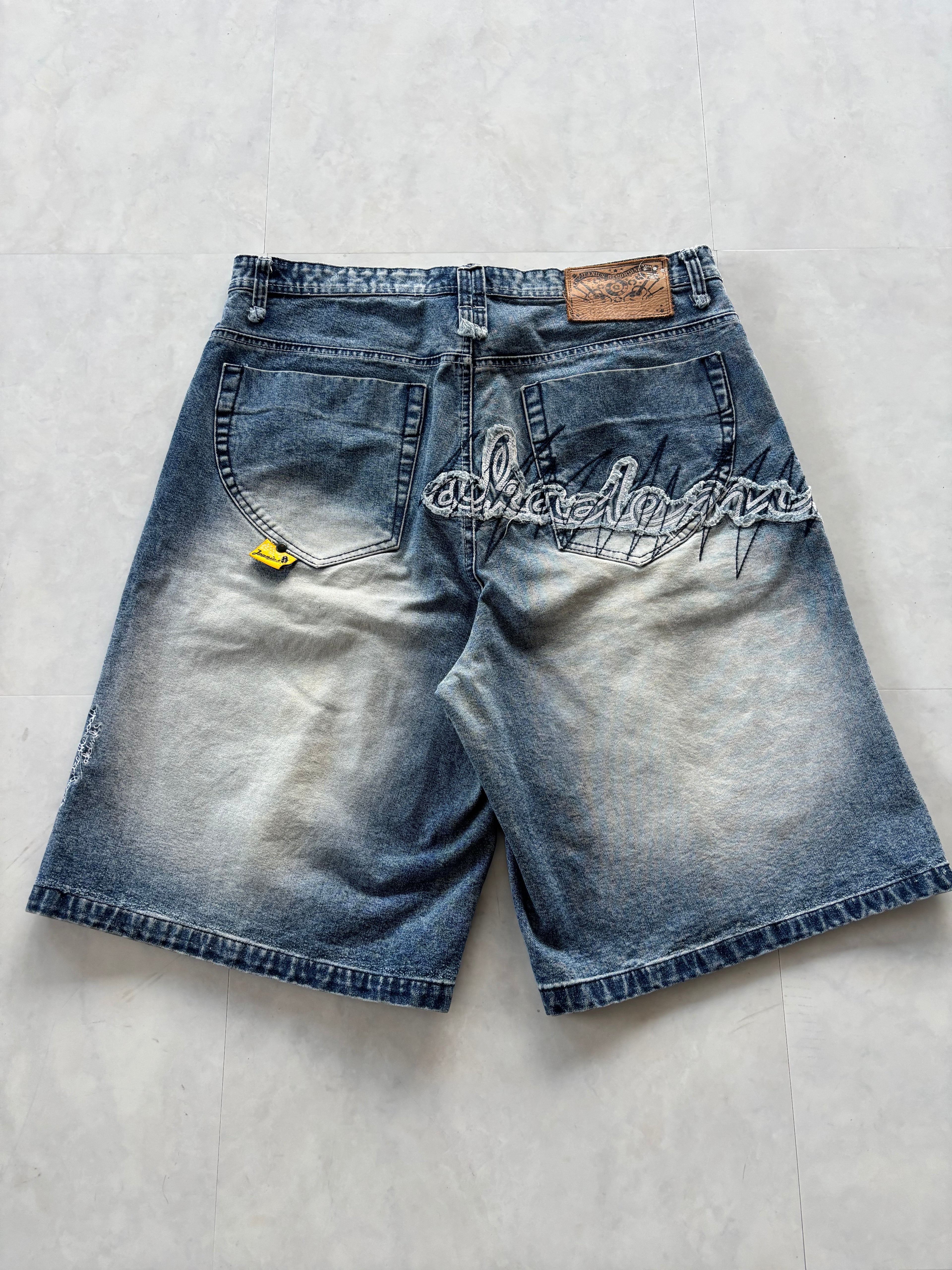 AKADEMIKS embroidery buggy denim shorts