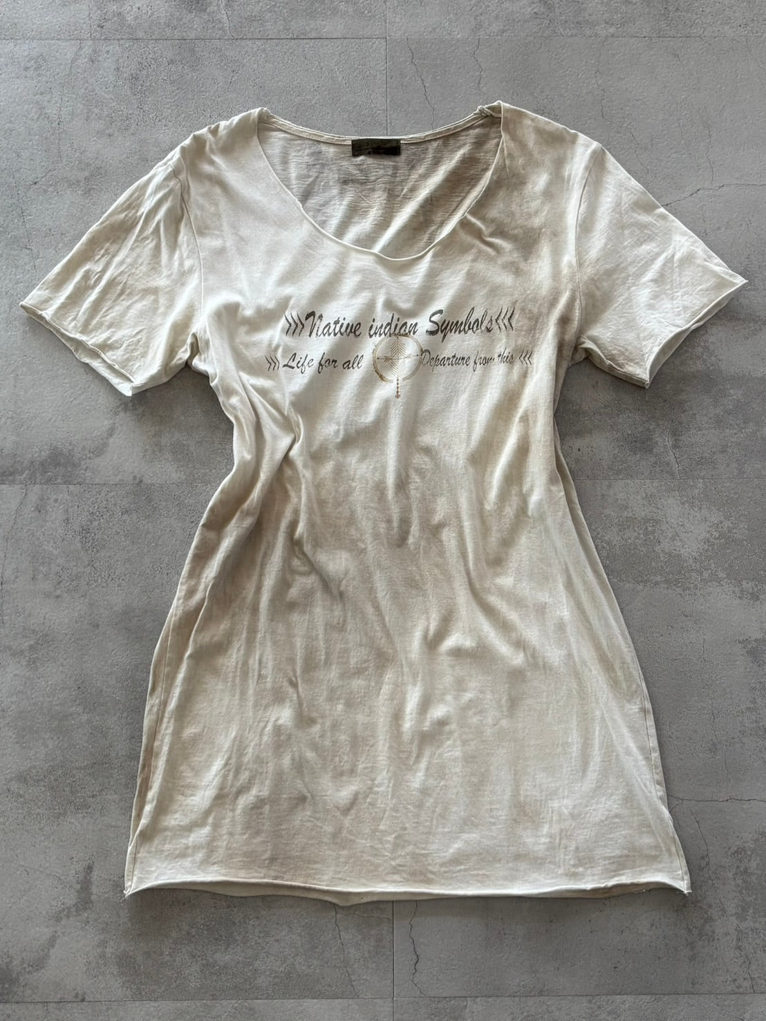 GOA NATIVE SYMBOL GRAPHIC TEE