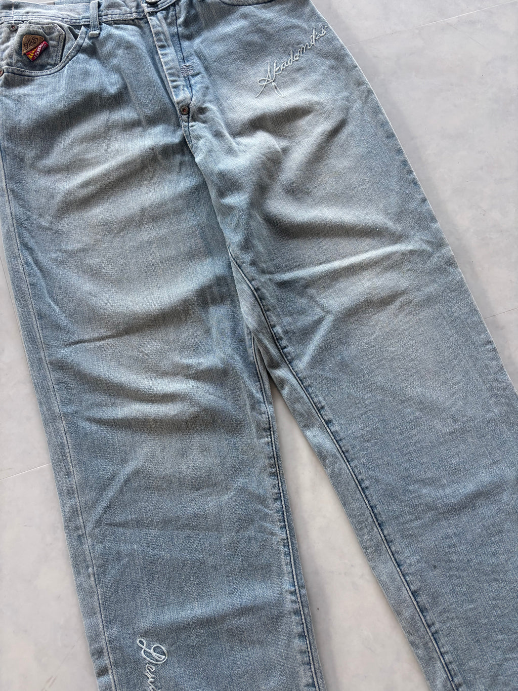 AKADEMIKS Back Embroidery Lion Denim