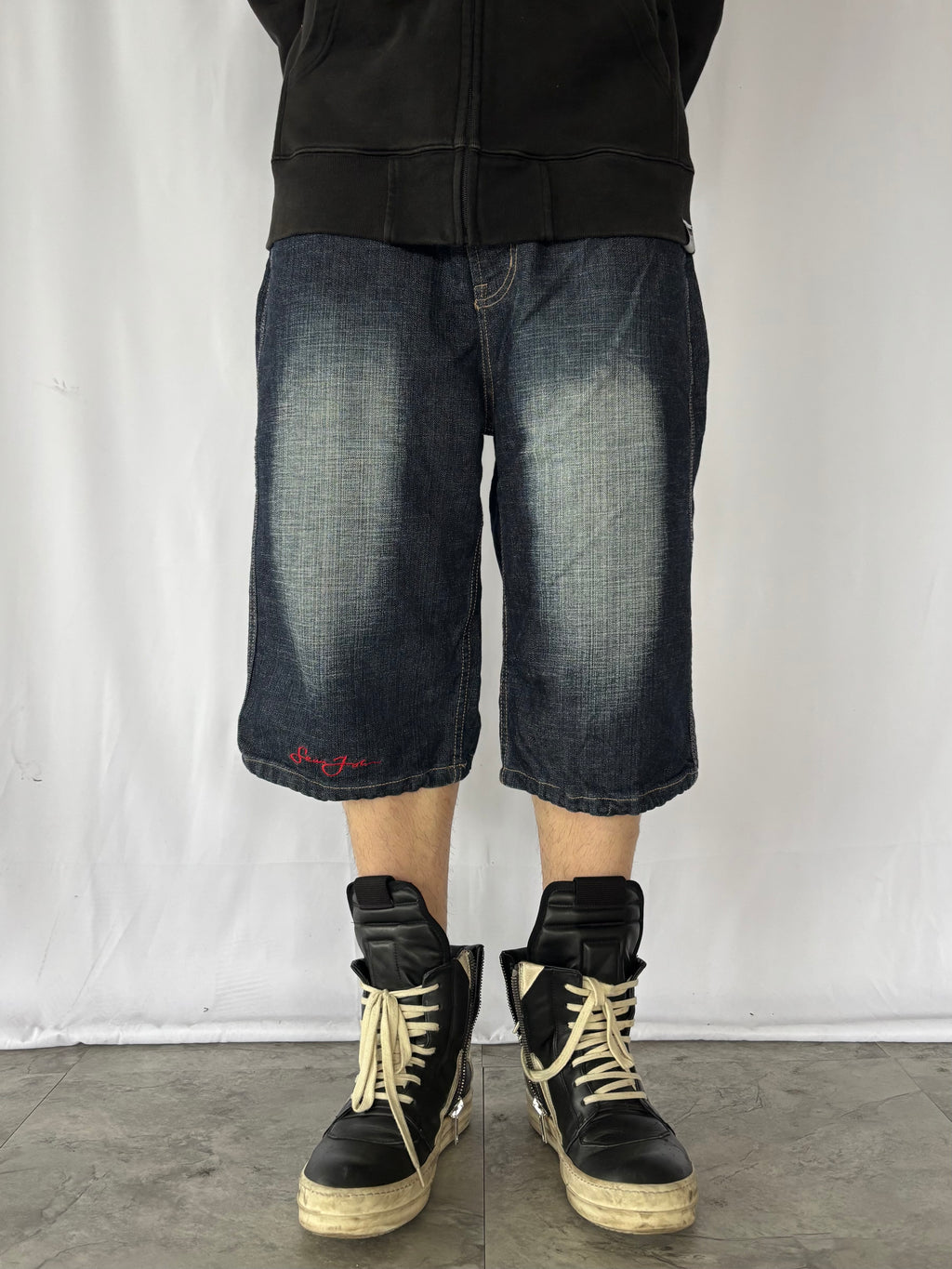 SEAN JOHN Red Monogram Embroidery Denim Shorts