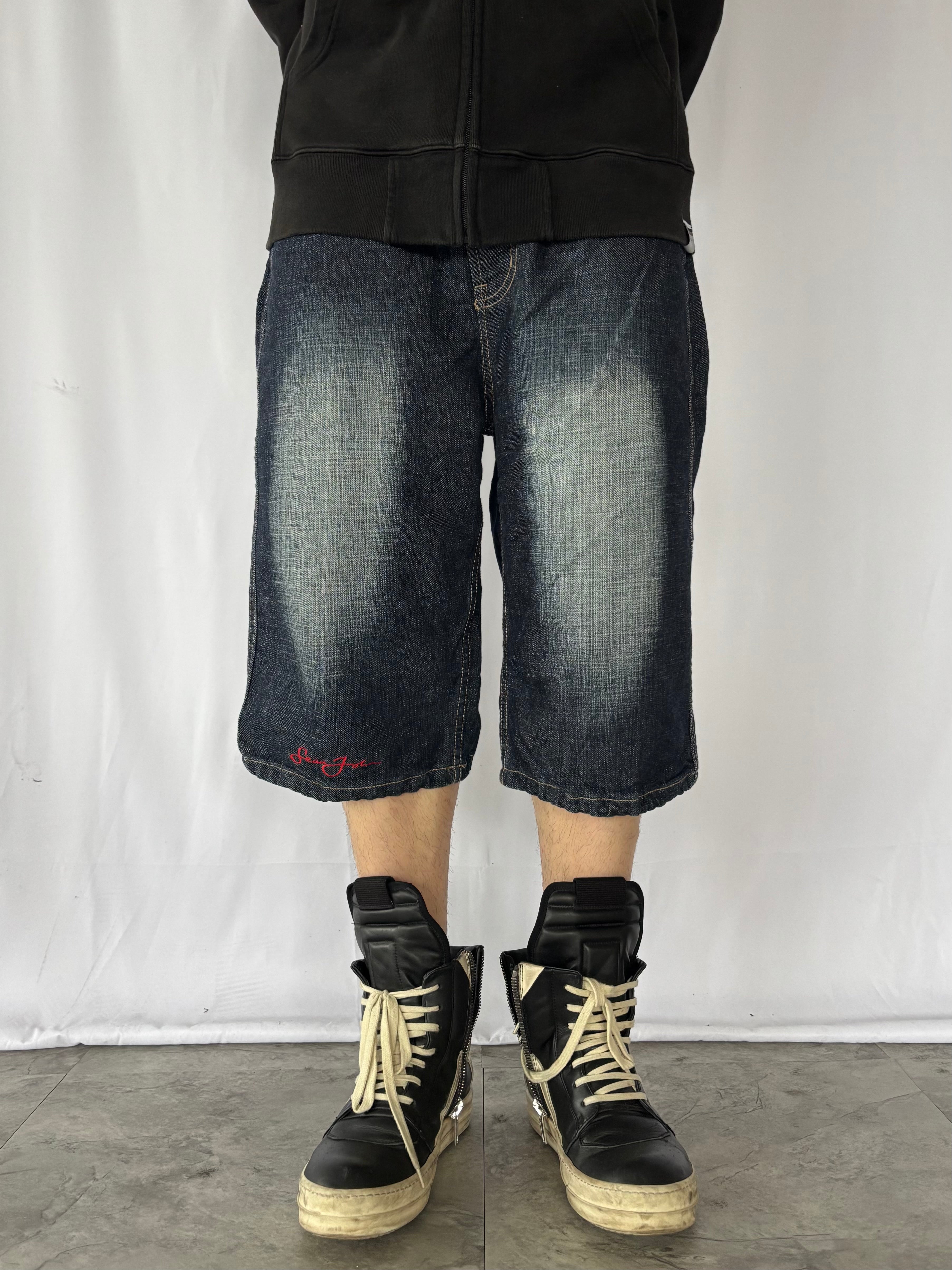 SEAN JOHN Red Monogram Embroidery Denim Shorts