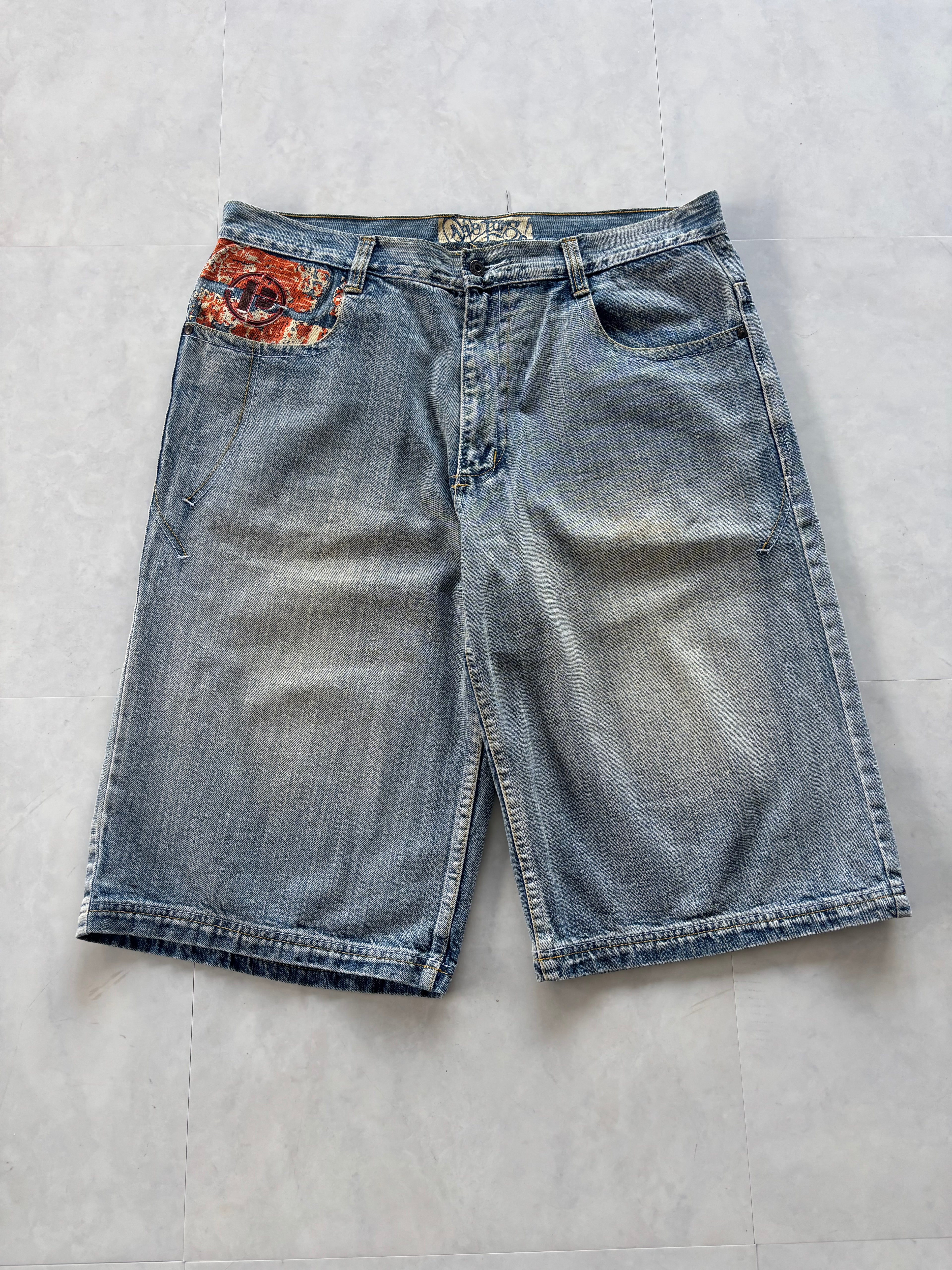 AKADEMIKS Back Logo Embroidery Denim Shorts