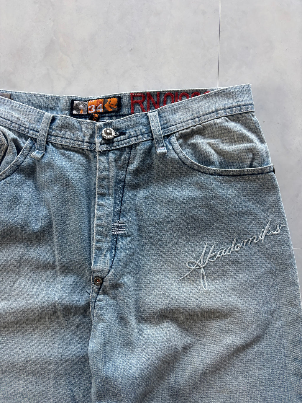 AKADEMIKS Back Embroidery Lion Denim