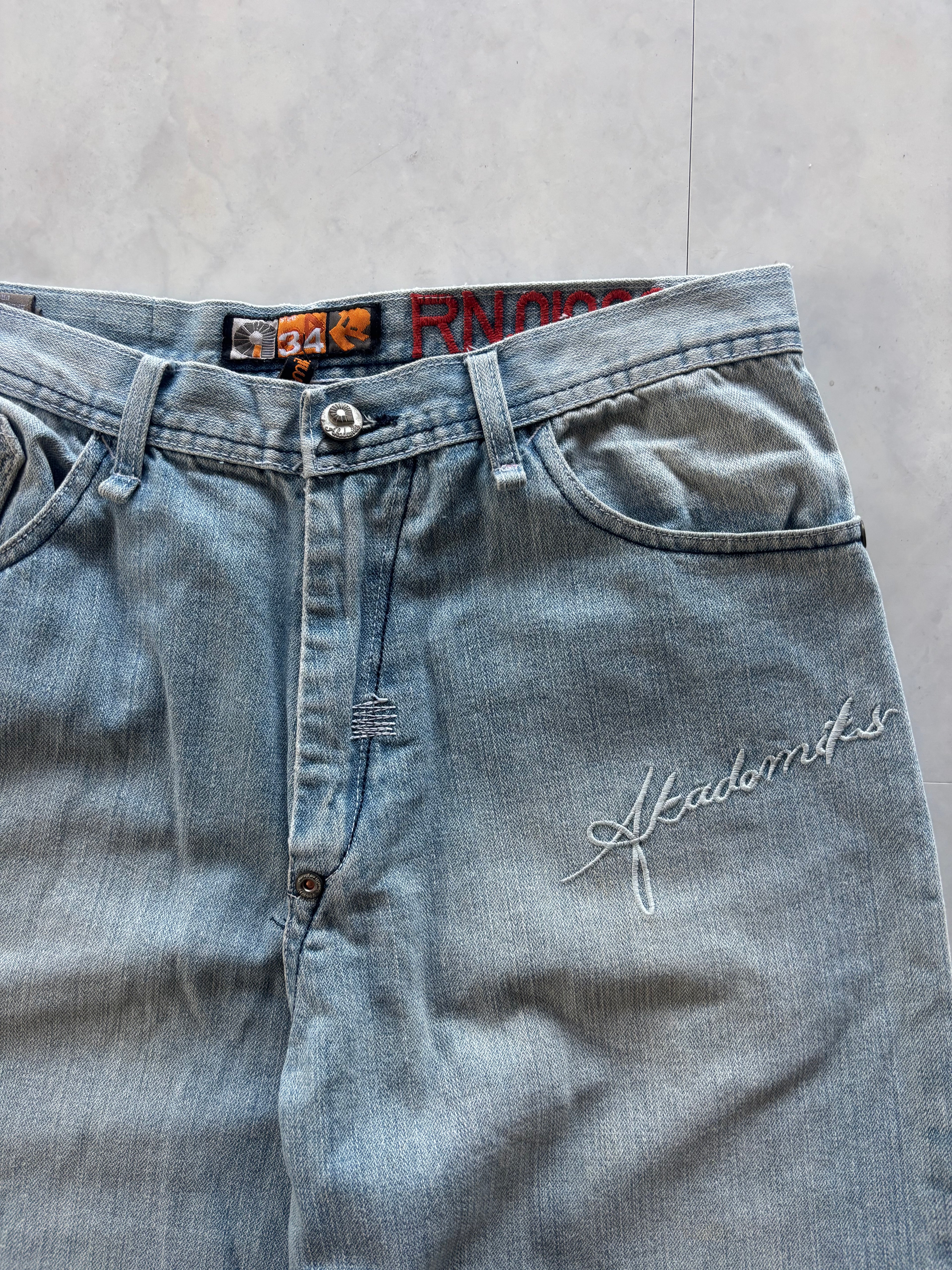 AKADEMIKS Back Embroidery Lion Denim