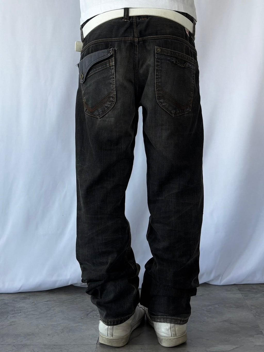 HIDEAWAYS DUST FADED ZIP DENIM