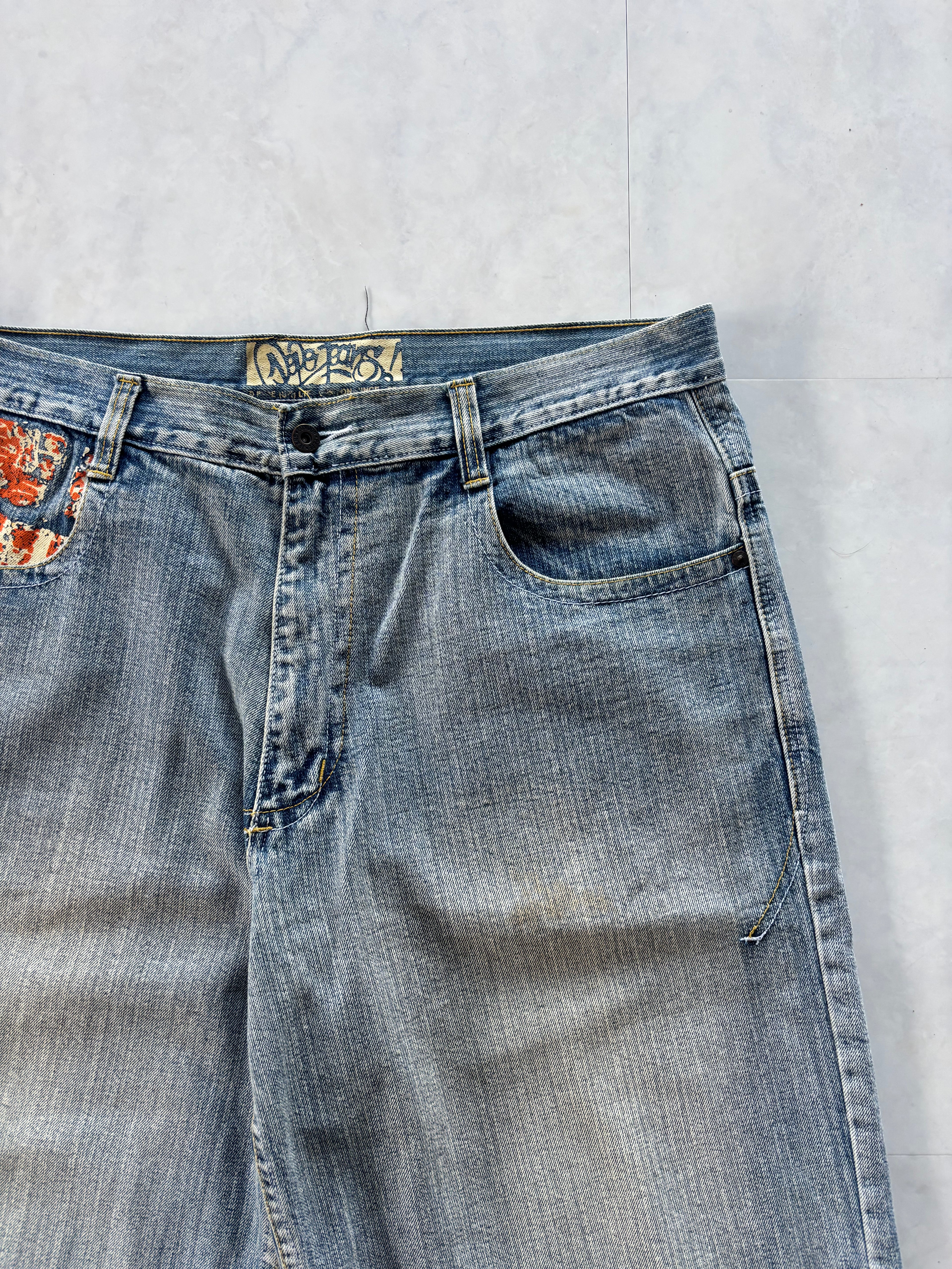 AKADEMIKS Back Logo Embroidery Denim Shorts