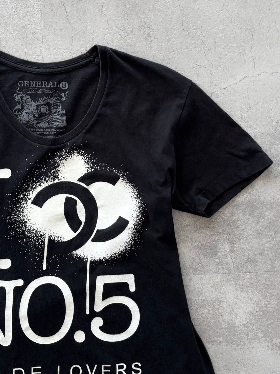 UNKNOWN  NO.5 PARIS GRAPHIC TEE