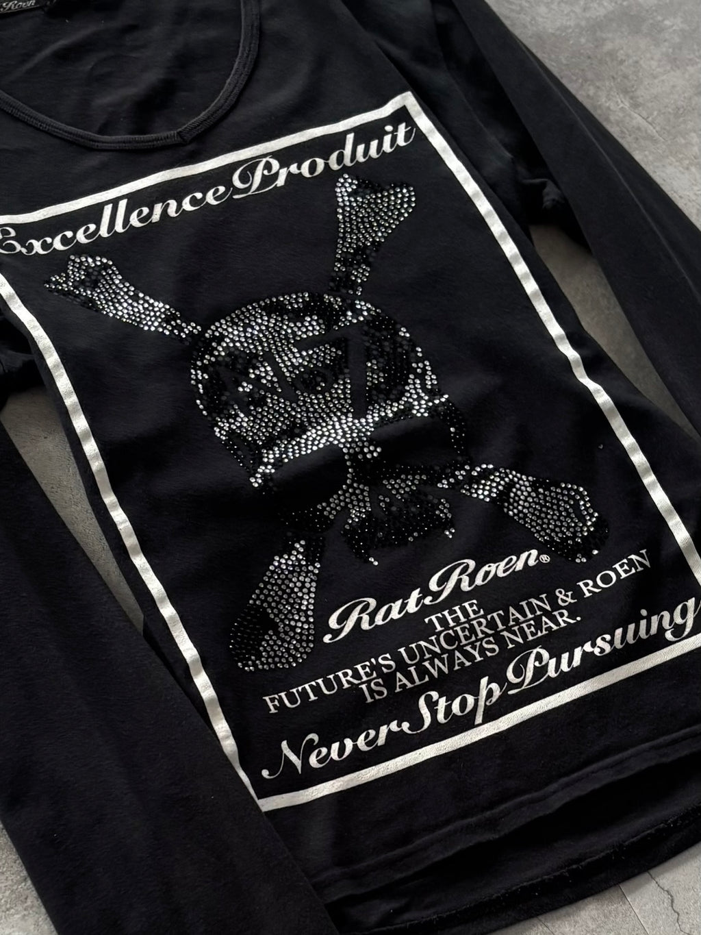 ROEN CRYSTAL CROSSBONE SKULL LONG SLEEVE
