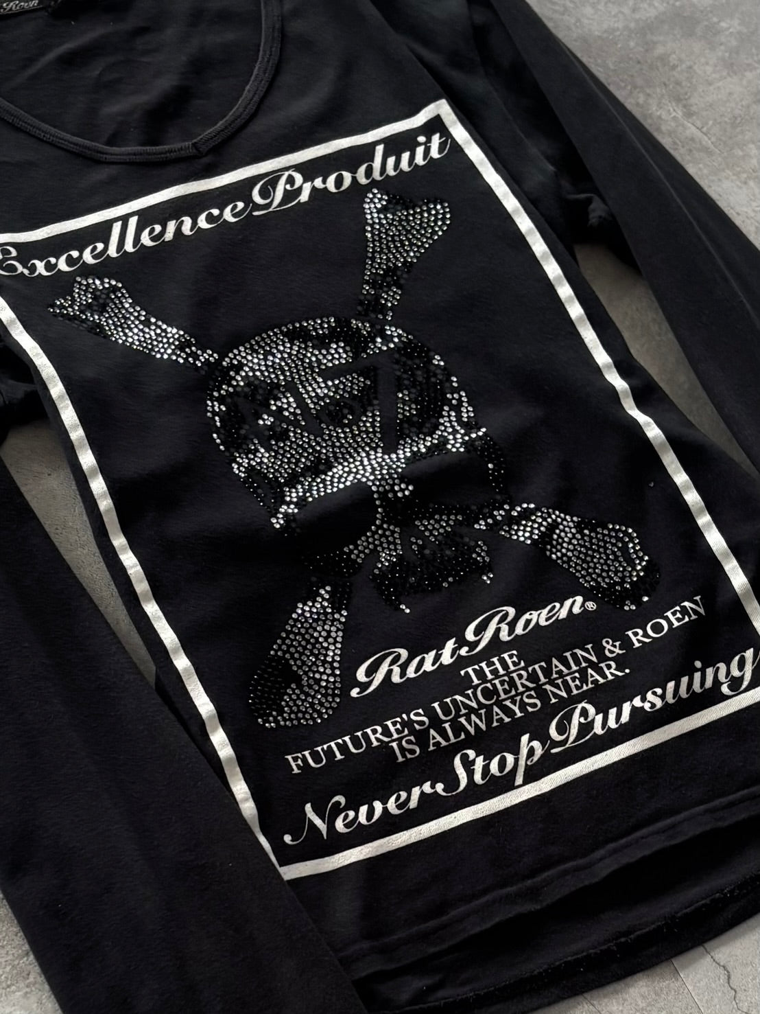 ROEN CRYSTAL CROSSBONE SKULL LONG SLEEVE
