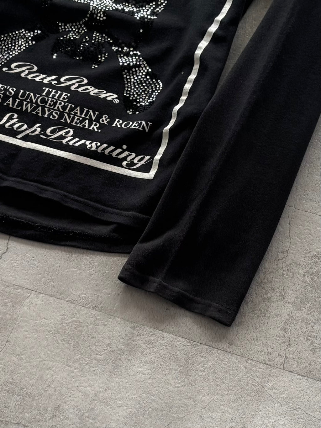 ROEN CRYSTAL CROSSBONE SKULL LONG SLEEVE