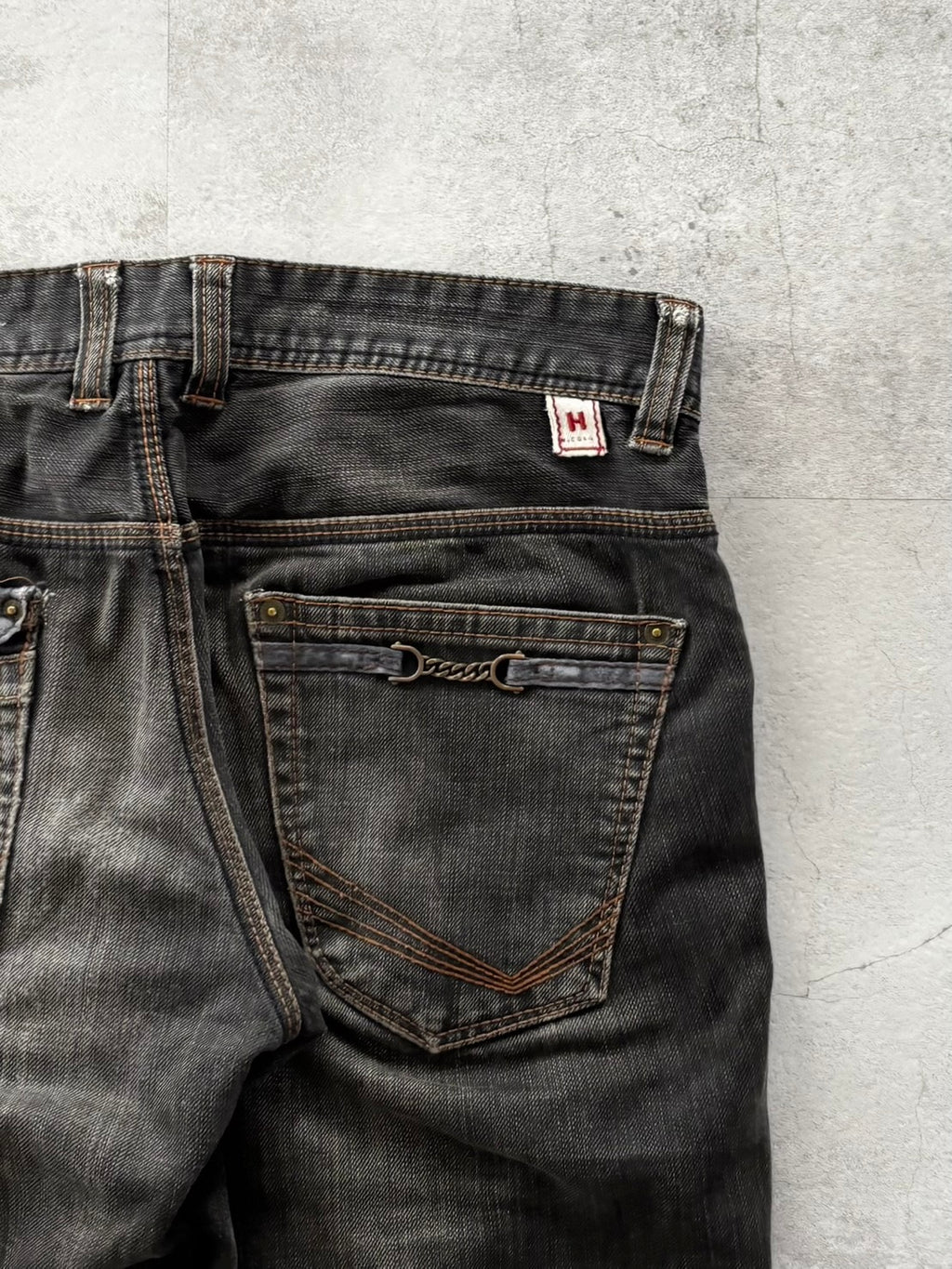 HIDEAWAYS DUST FADED ZIP DENIM