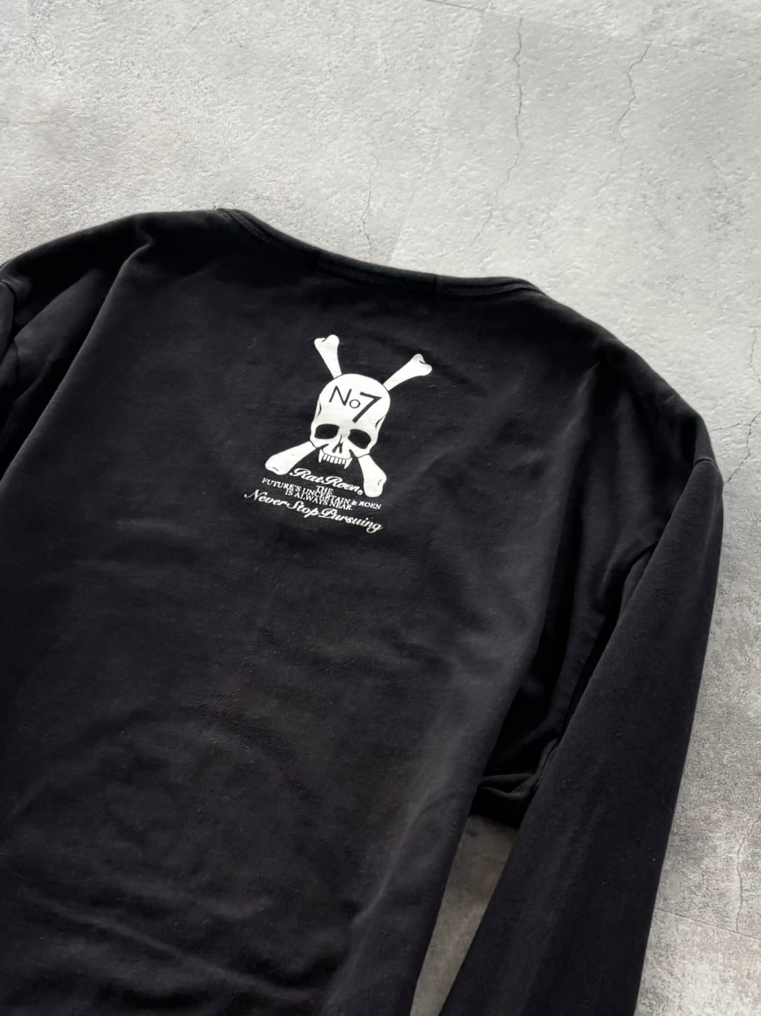ROEN CRYSTAL CROSSBONE SKULL LONG SLEEVE