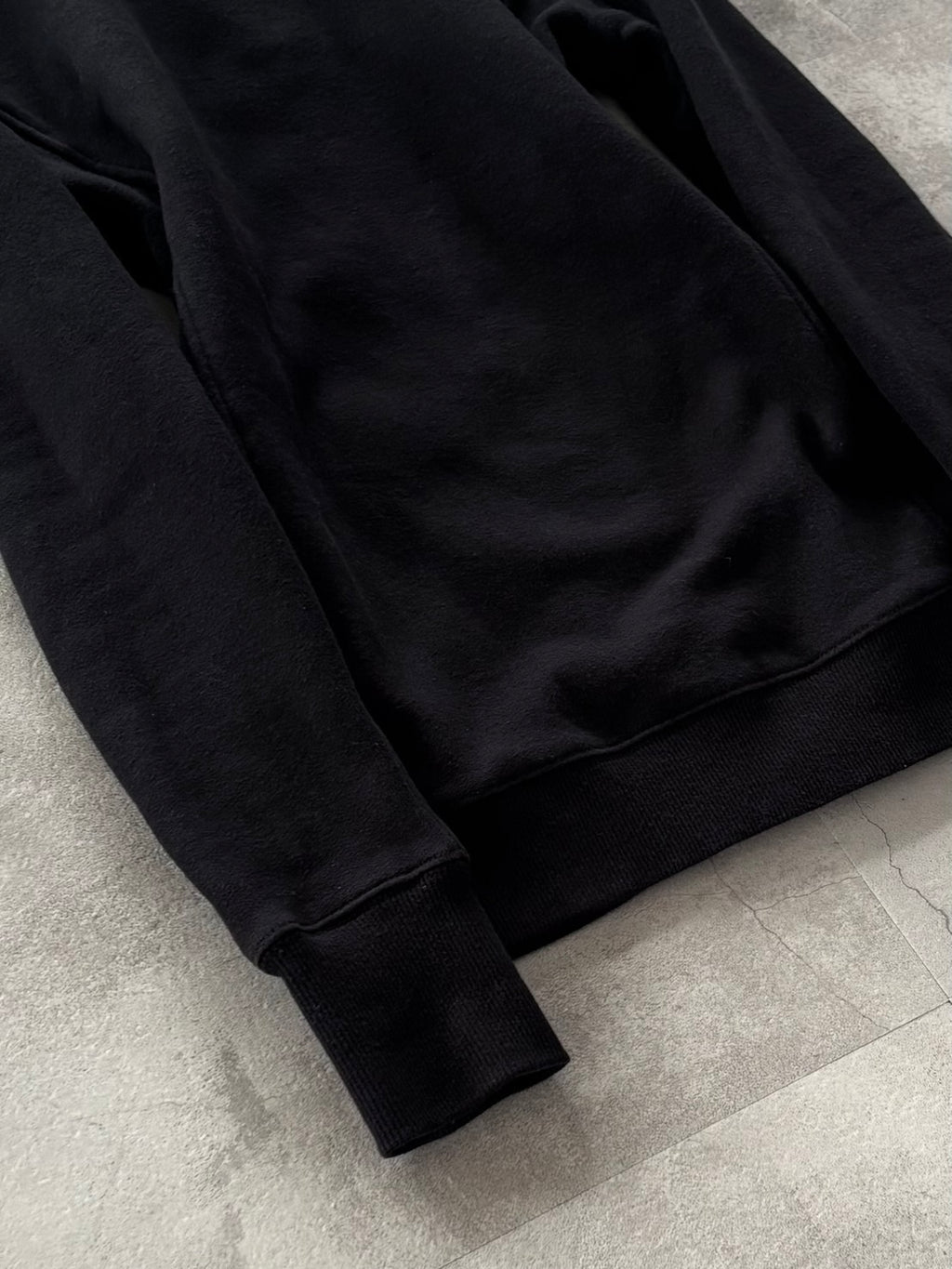 5351 POUR LES HOMMES MINIMAL DARK ZIP HOODIE