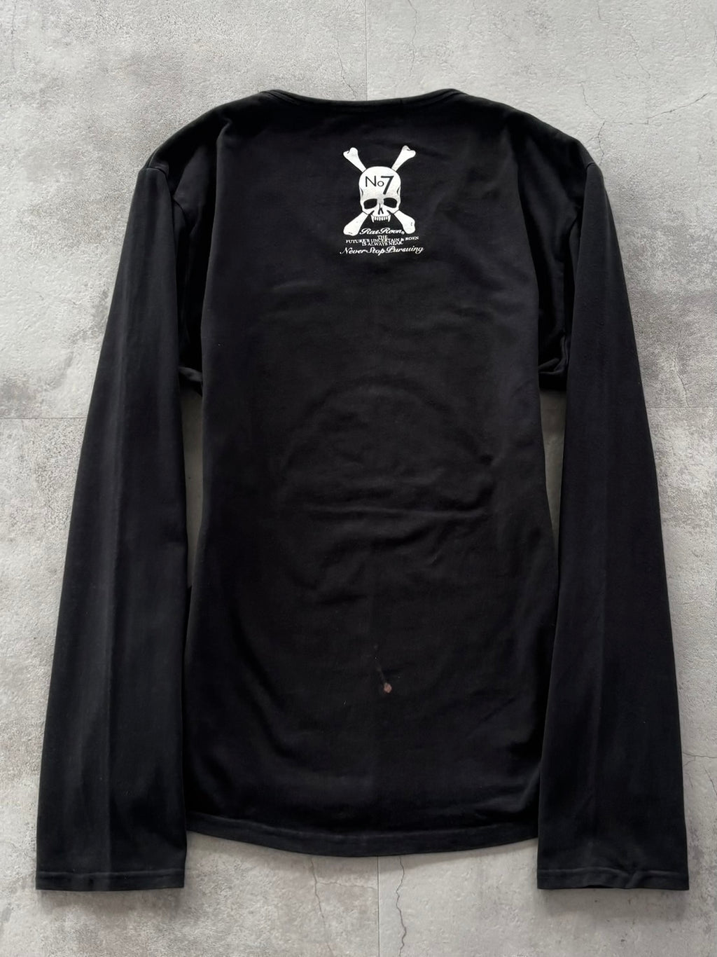 ROEN CRYSTAL CROSSBONE SKULL LONG SLEEVE