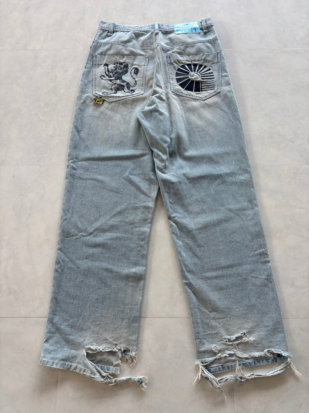 AKADEMIKS Back Embroidery Lion Denim