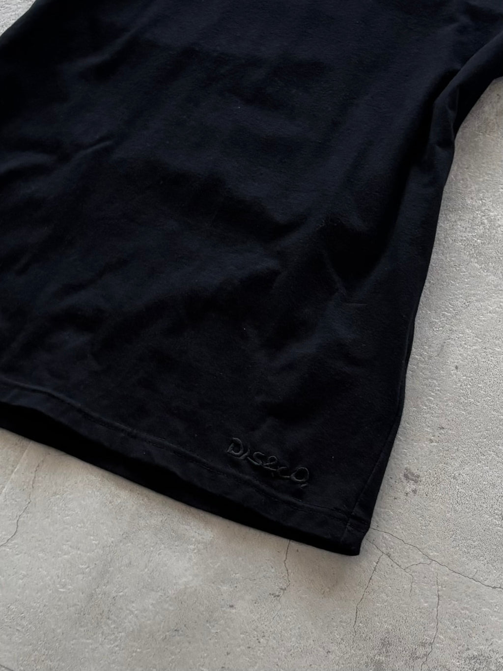 ROEN STAR SKULL BACK PRINT TEE