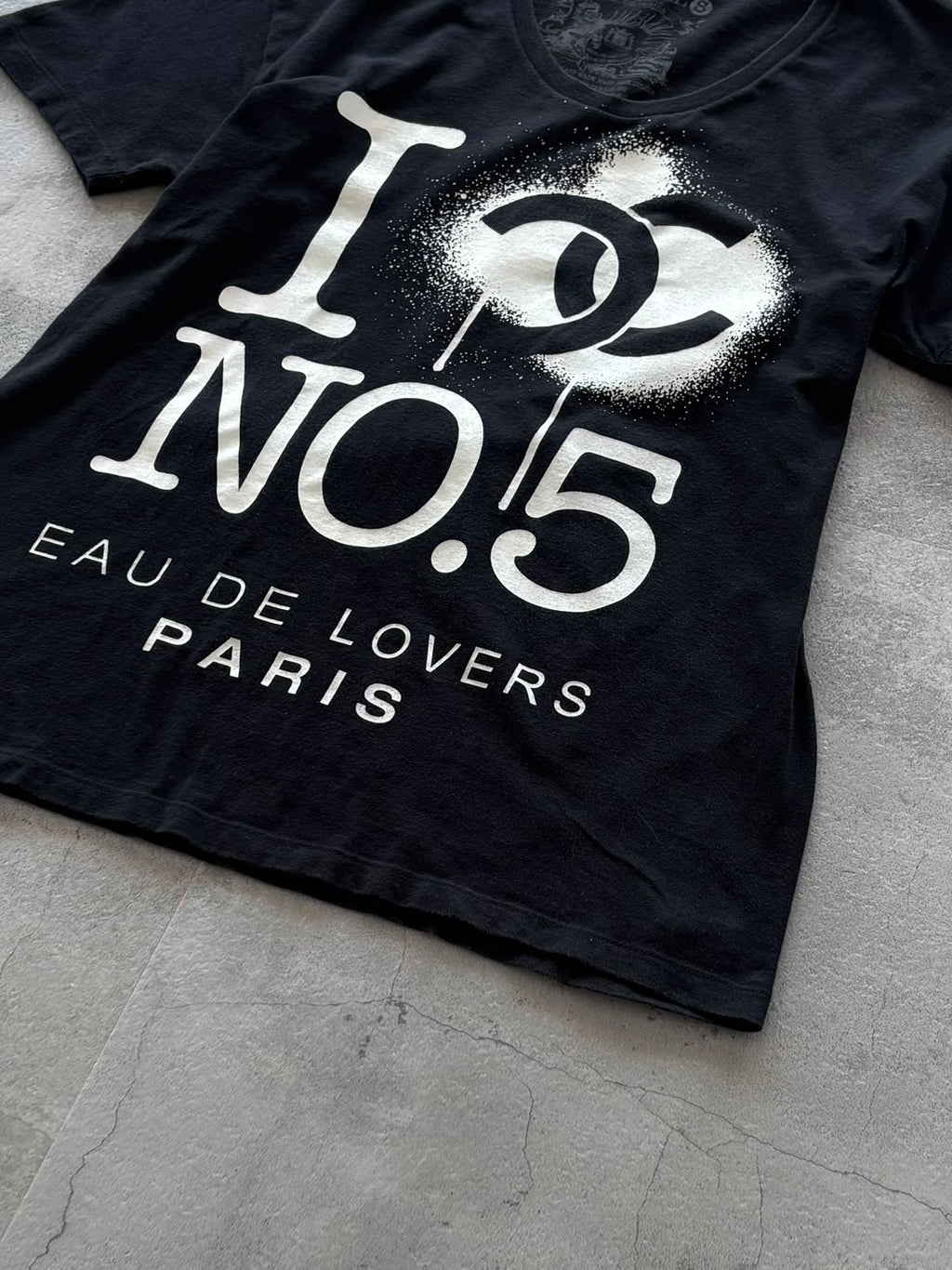 UNKNOWN  NO.5 PARIS GRAPHIC TEE