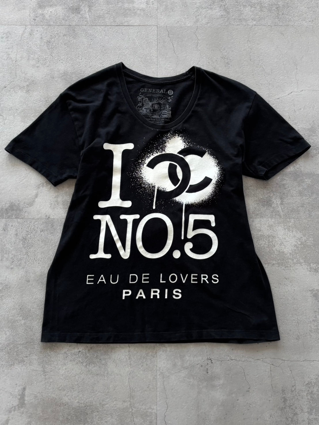 UNKNOWN  NO.5 PARIS GRAPHIC TEE