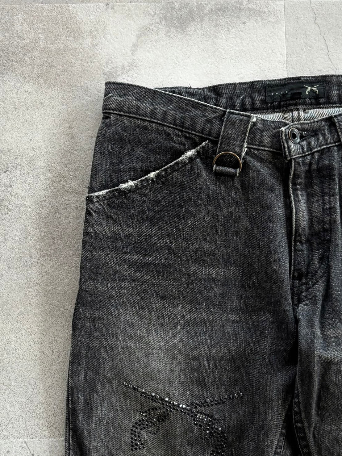 roarguns Grunge Distressed Denim