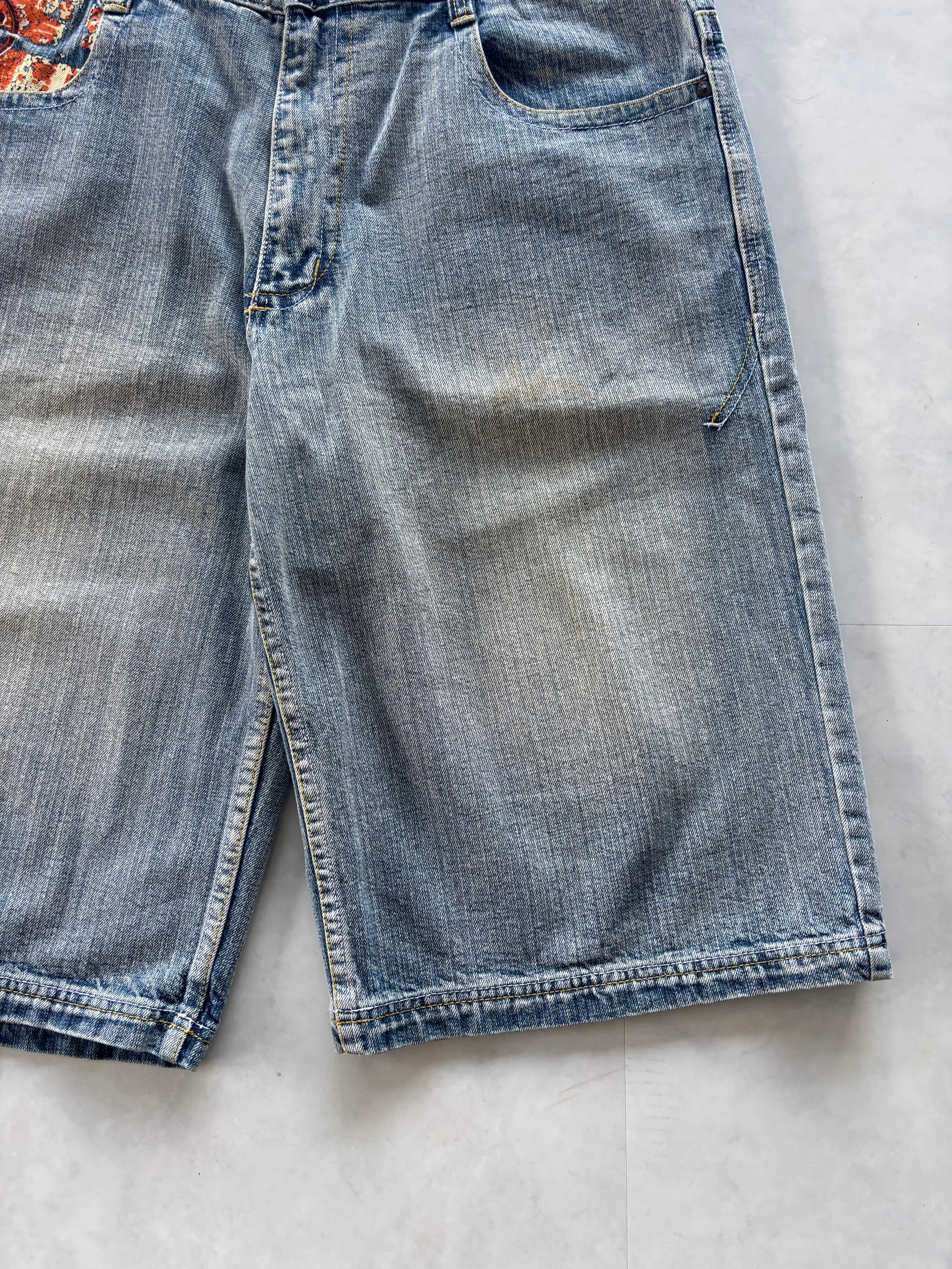 AKADEMIKS Back Logo Embroidery Denim Shorts