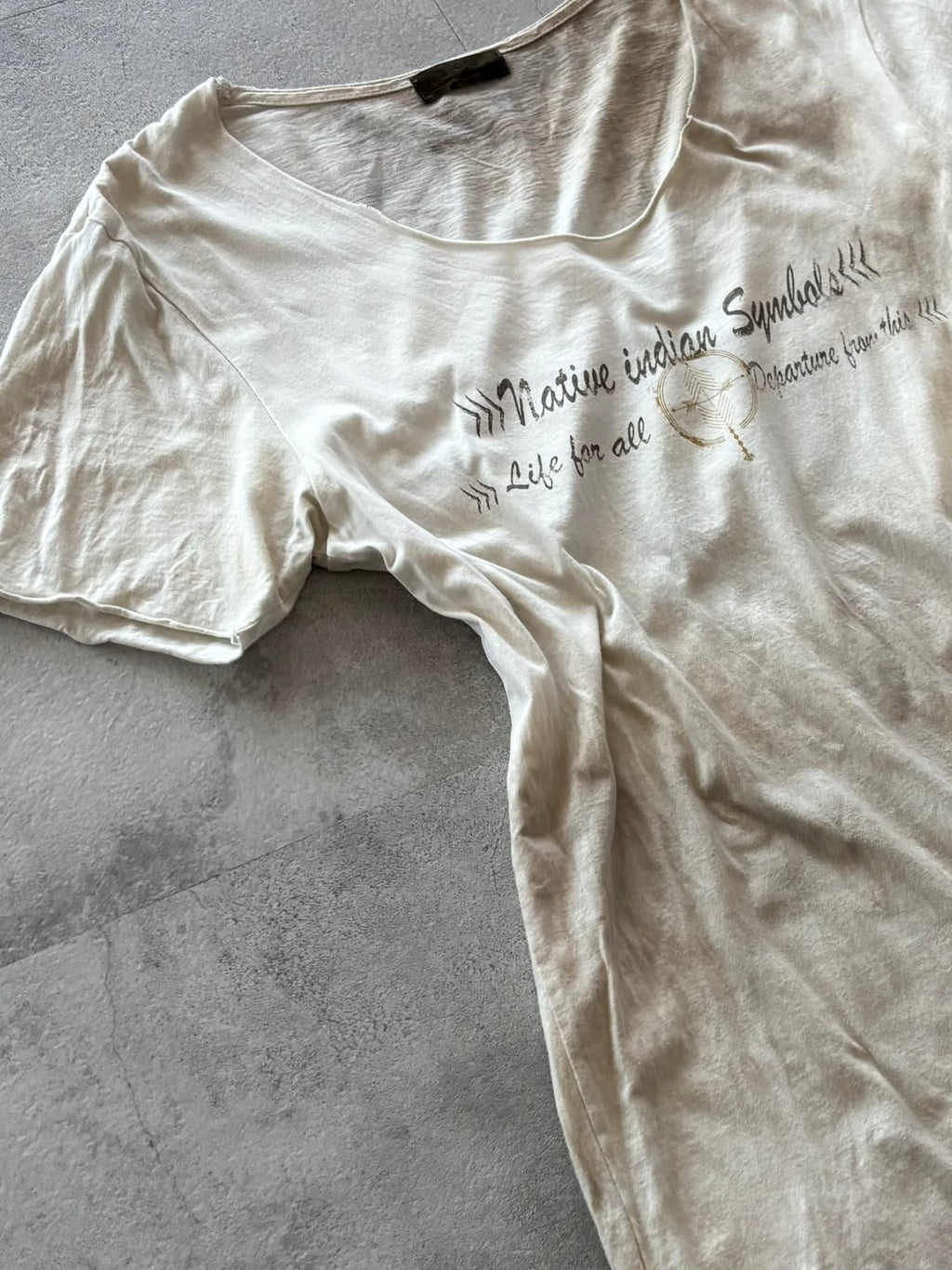 GOA NATIVE SYMBOL GRAPHIC TEE