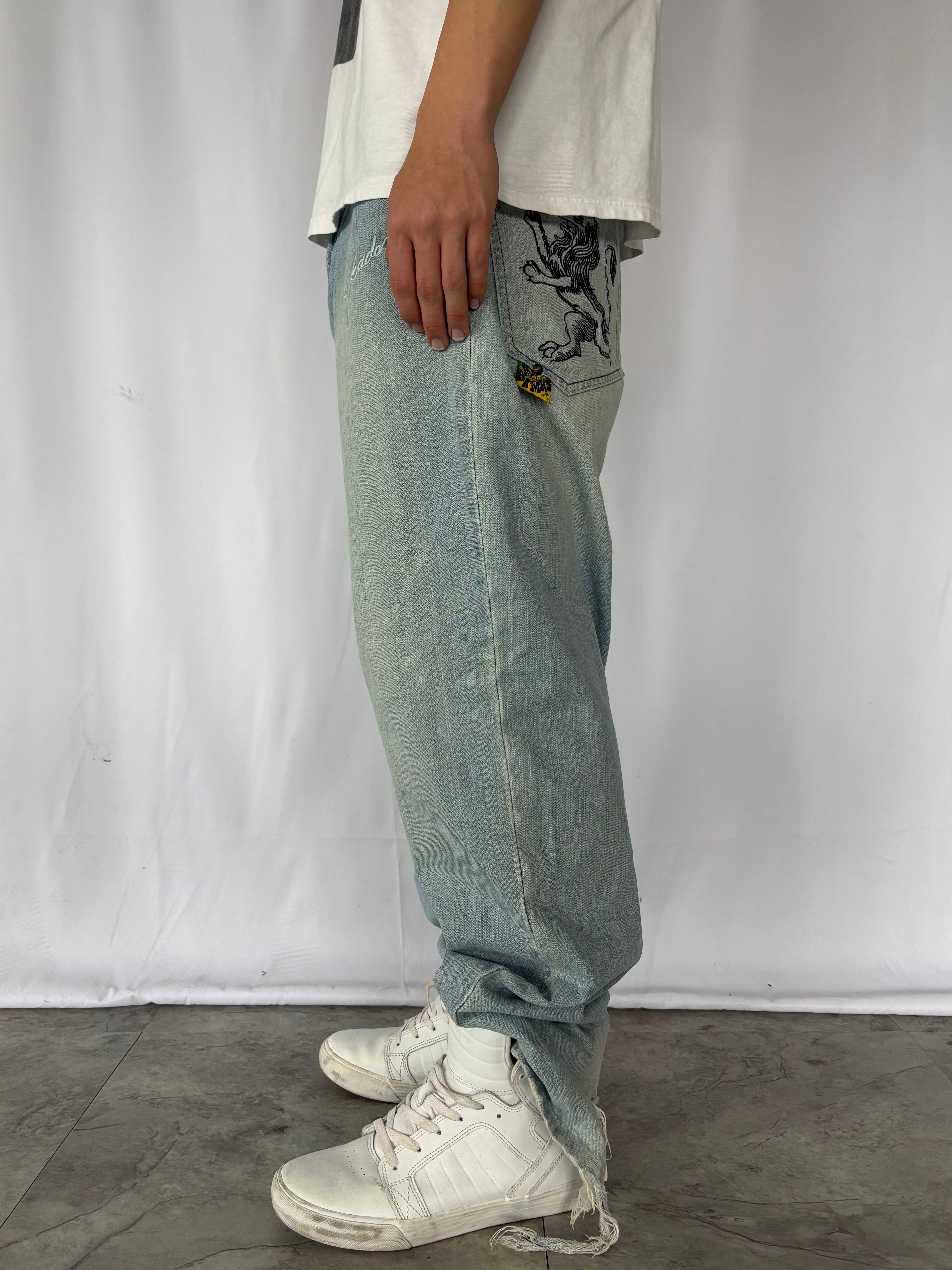 AKADEMIKS Back Embroidery Lion Denim