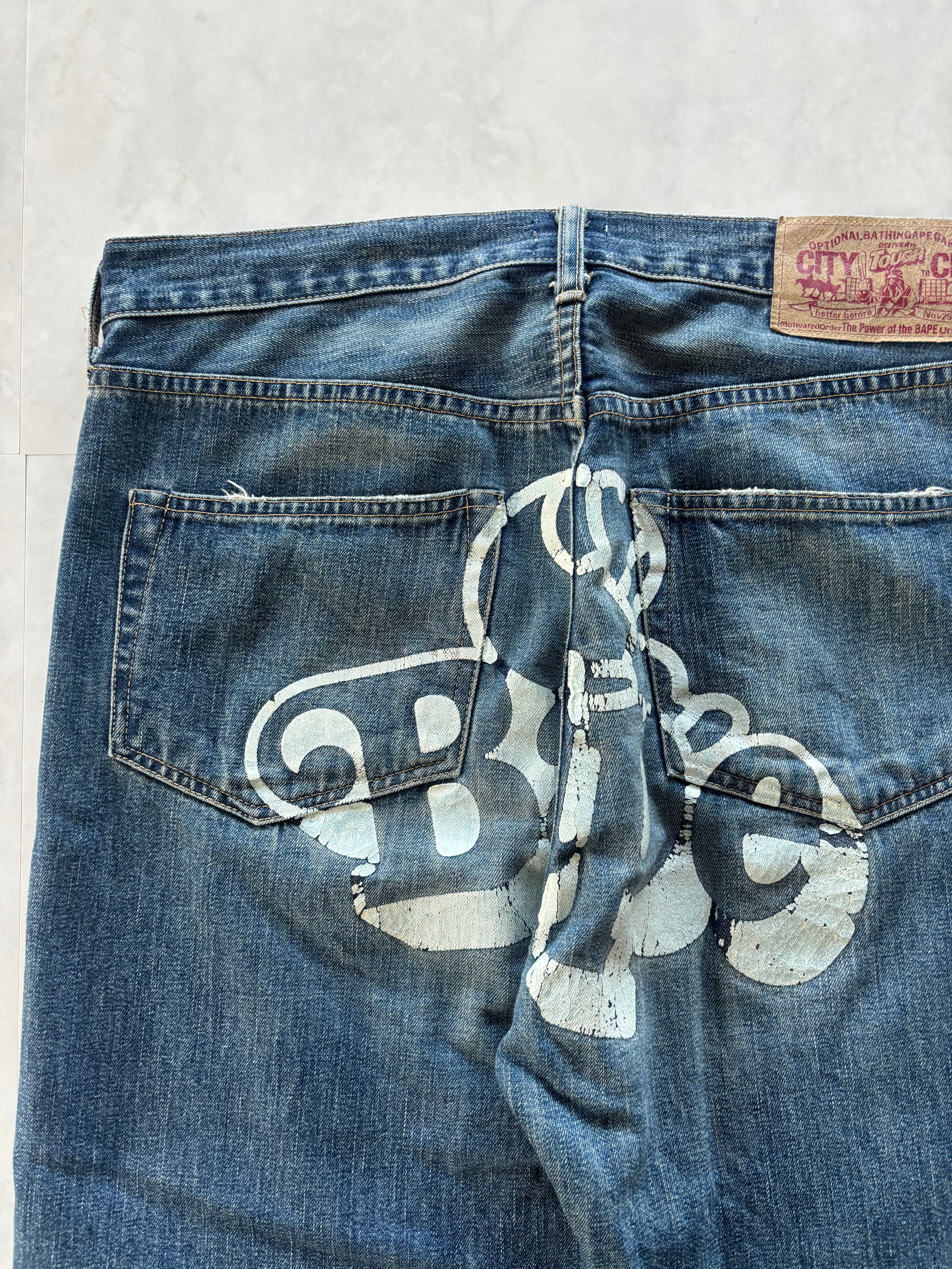 A BATHING APE 2000s Back BAPE Paint Jeans