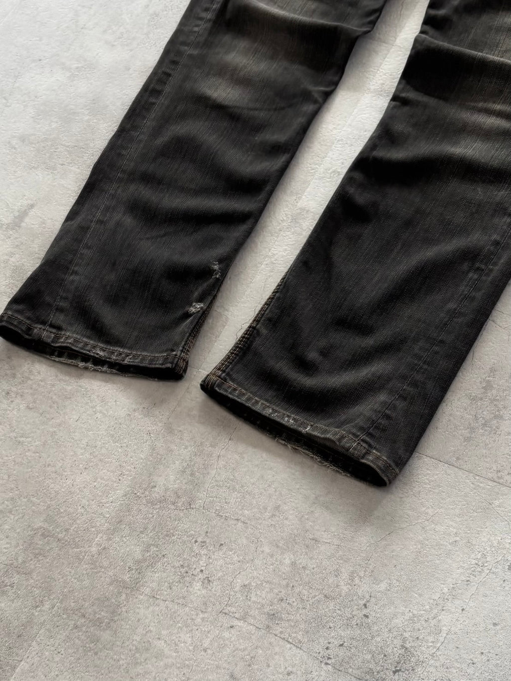 HIDEAWAYS DUST FADED ZIP DENIM