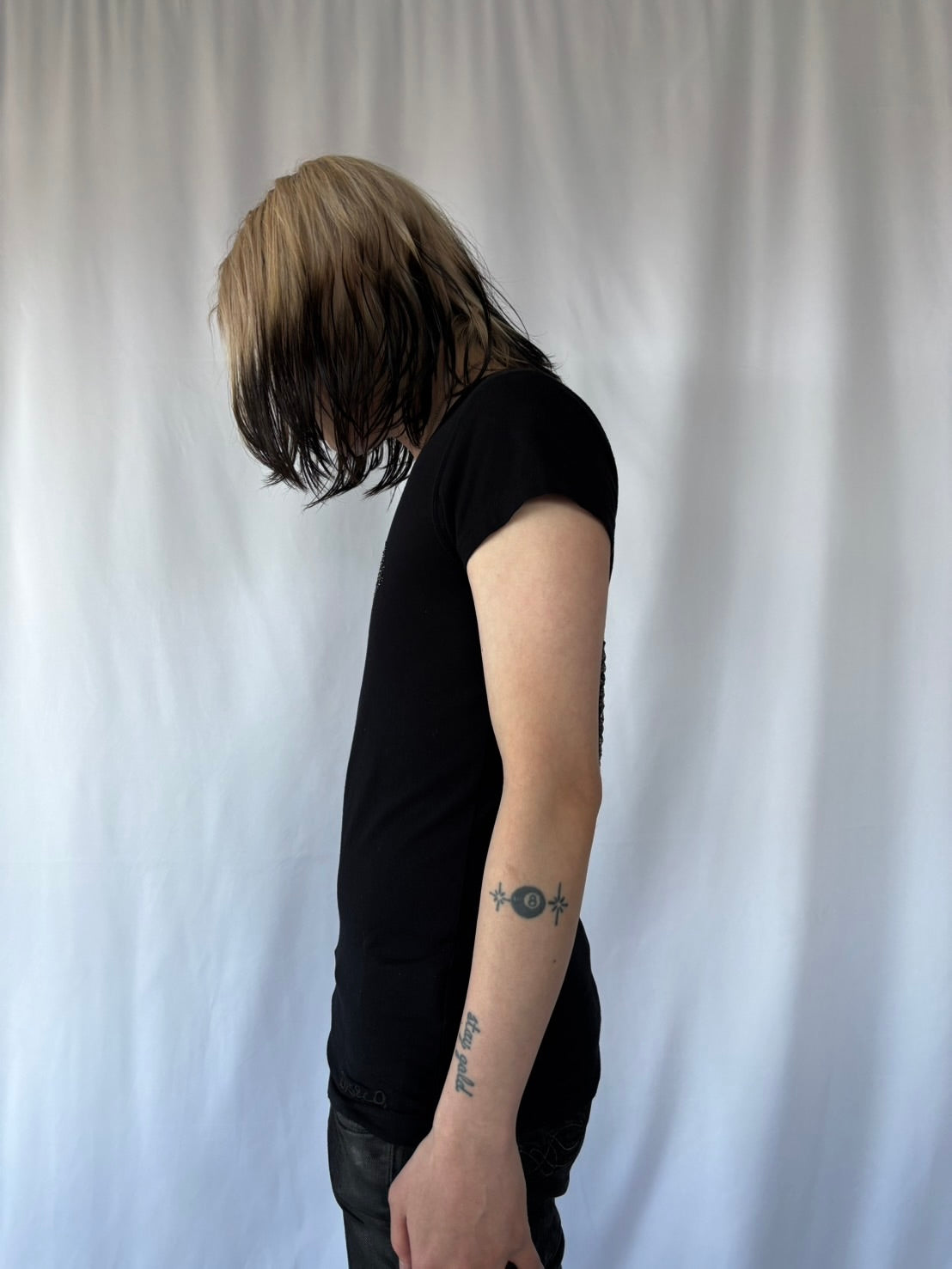 ROEN STAR SKULL BACK PRINT TEE
