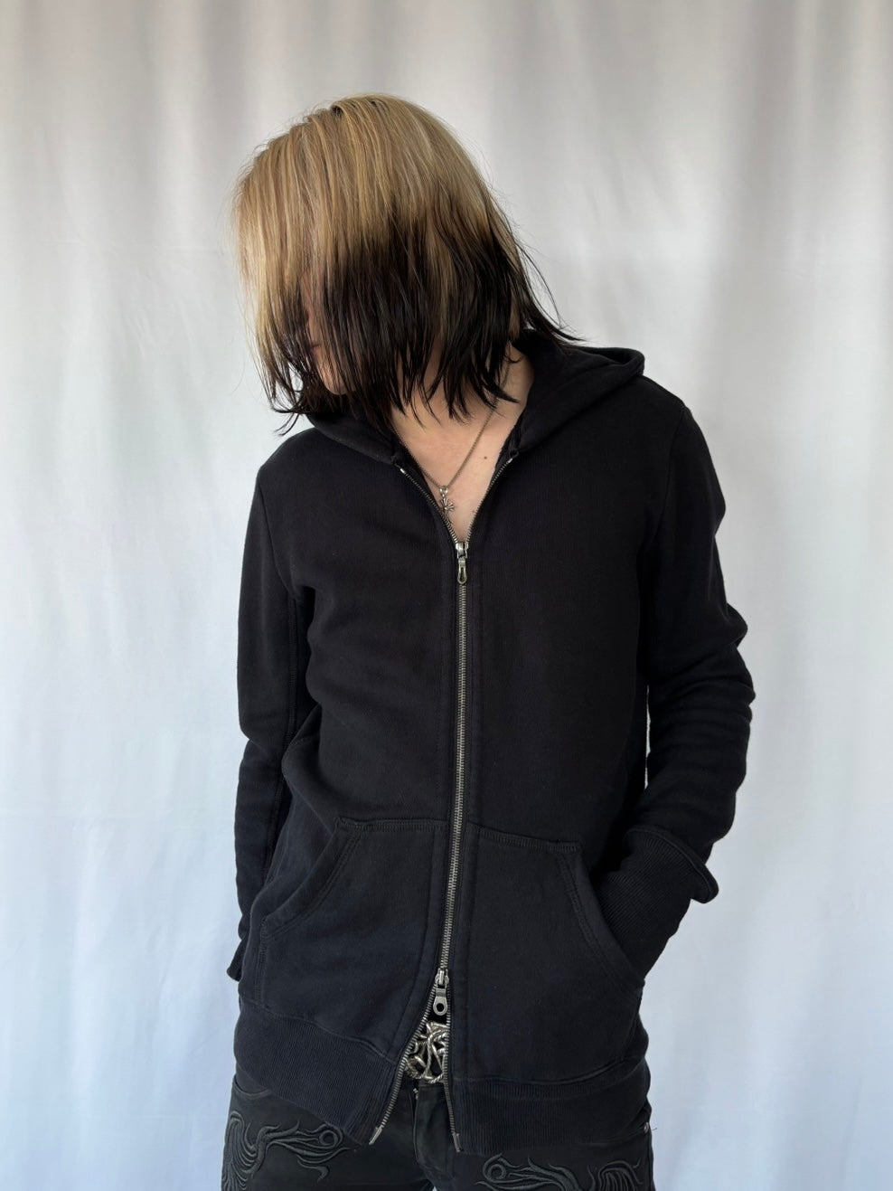 5351 POUR LES HOMMES MINIMAL DARK ZIP HOODIE