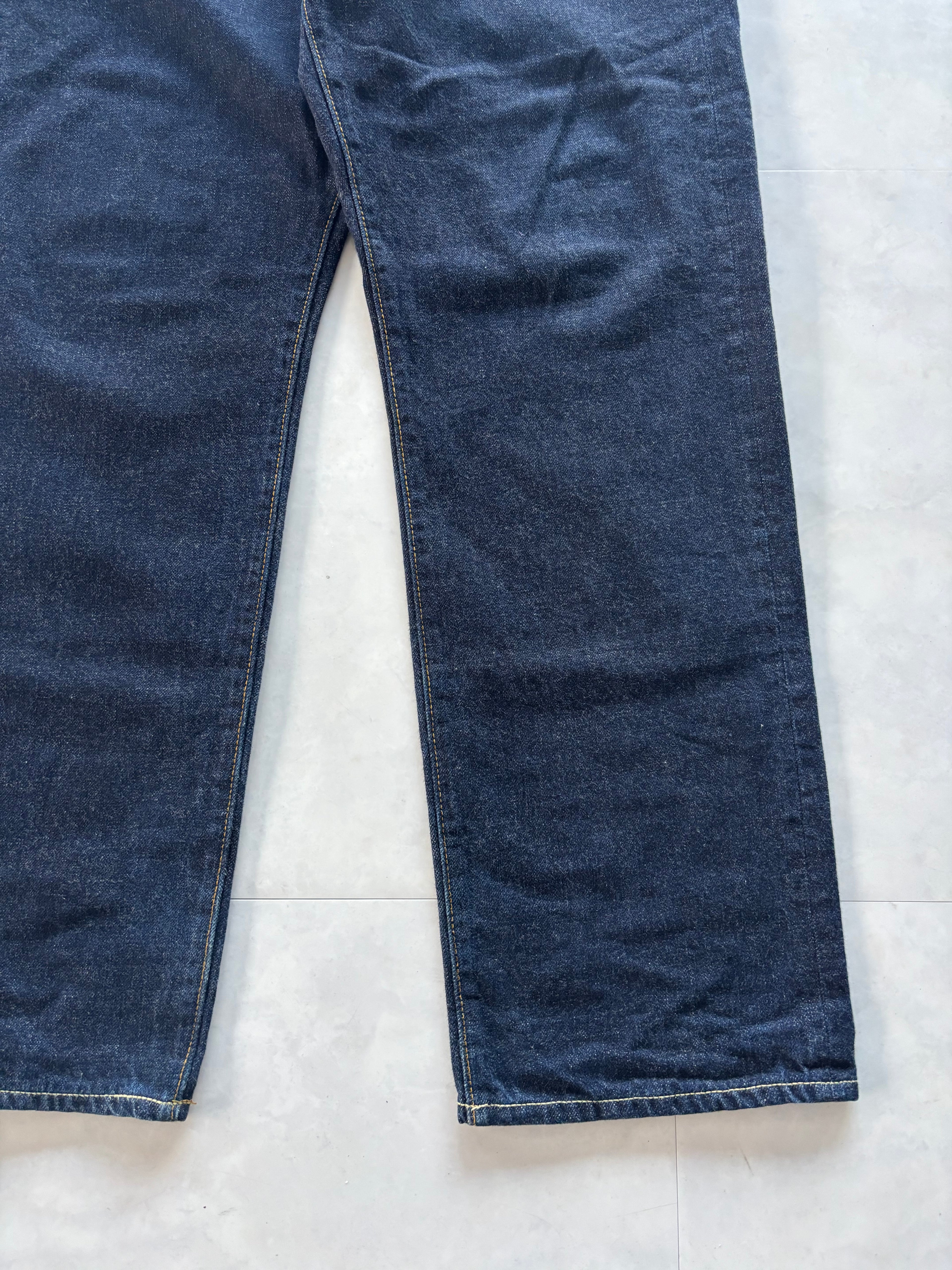 STUSSY Back Paint Logo Jeans