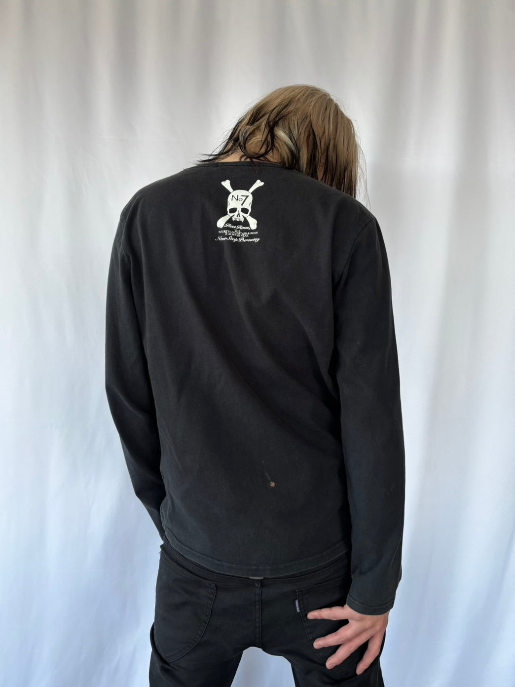 ROEN CRYSTAL CROSSBONE SKULL LONG SLEEVE